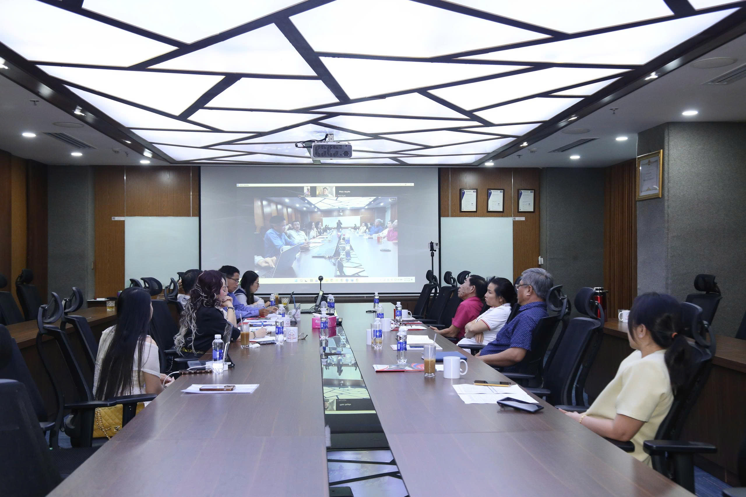 Ban Chấp hành CLB Doanh nhân & Pháp luật ILPAI họp triển khai nhiệm vụ tháng 8/2026
